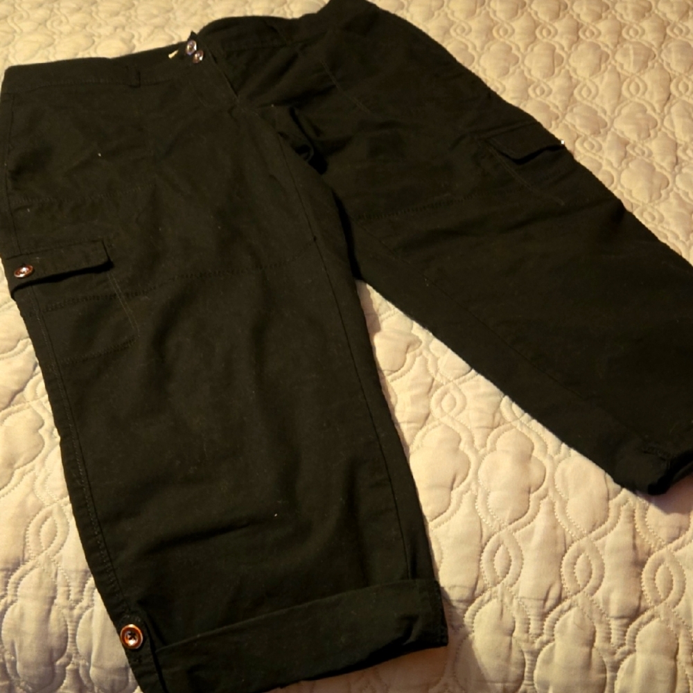 White House Black Market Black Cargo Cropped Cotton Pants